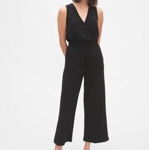 Gap Pant Jumpsuit Black Sleeveless, elastic waist, tie for waist, and pockets